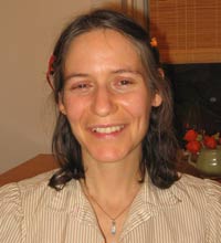 Author Amina Cain reads her short story "Black Wings" for Apostrophecast, the all things literary podcast